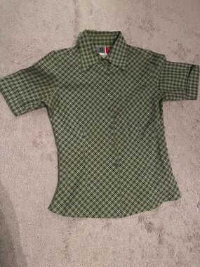 Arizona Jean's Women's Green & White Plaid Short-Sleeve Collared Shirt Size S